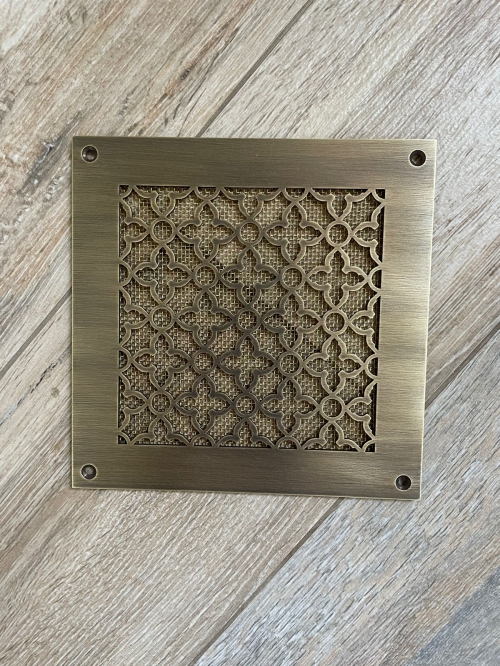 Латунная вентиляционная решётка с патиной ЛР16 150х150